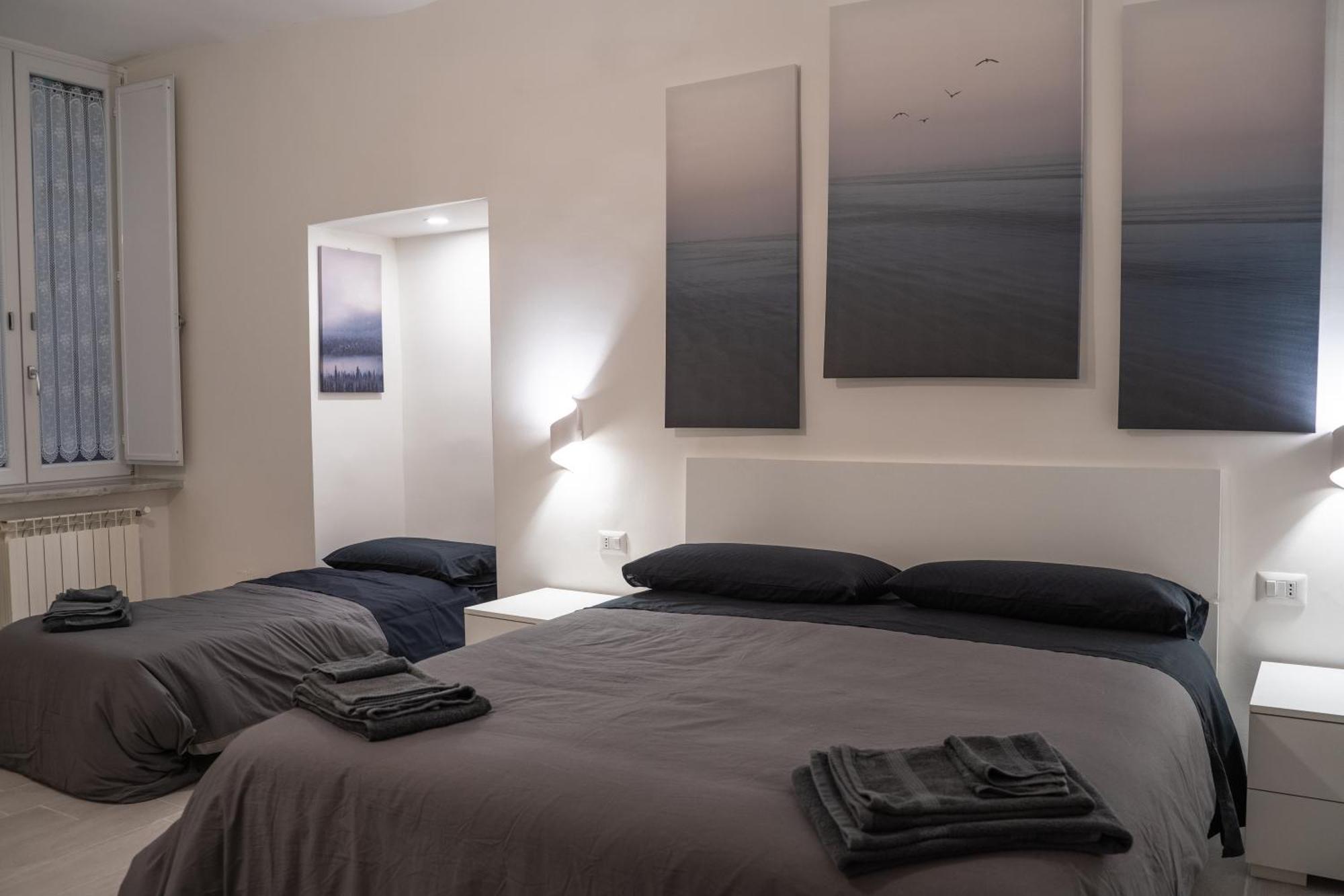 Dietro Al Plebiscito Luxury Suite Napoli Esterno foto