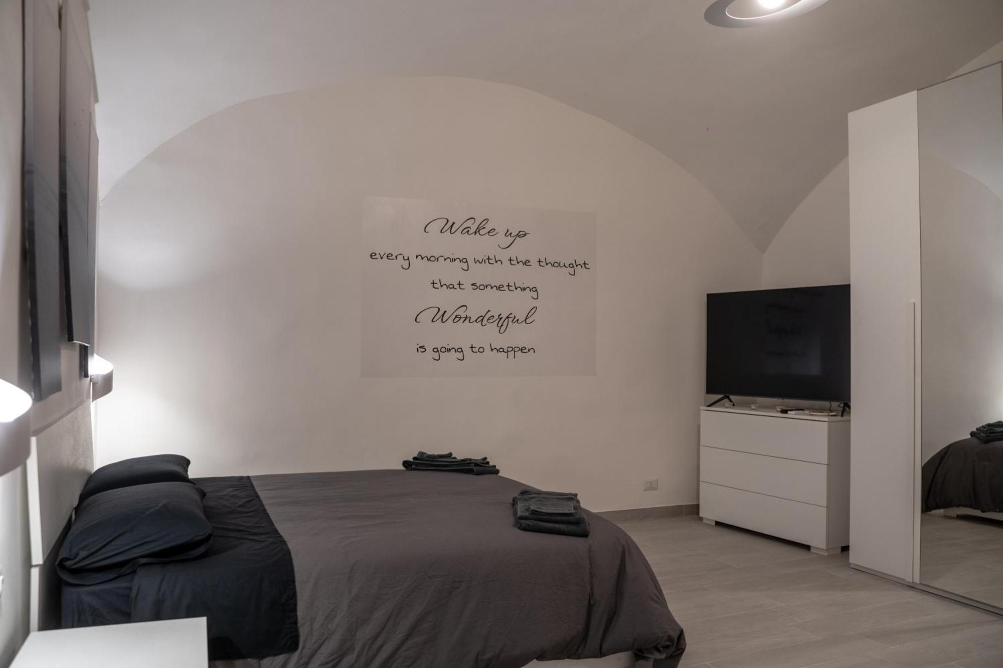 Dietro Al Plebiscito Luxury Suite Napoli Esterno foto