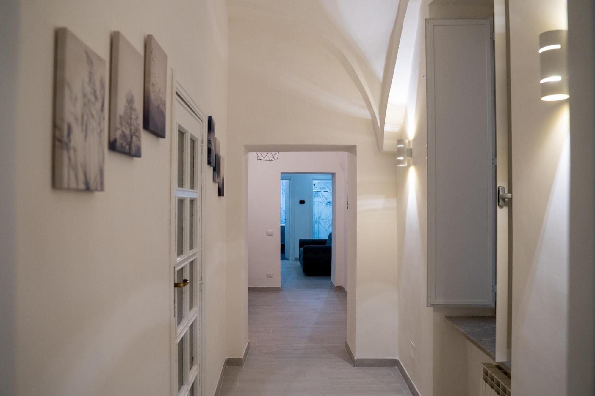 Dietro Al Plebiscito Luxury Suite Napoli Esterno foto